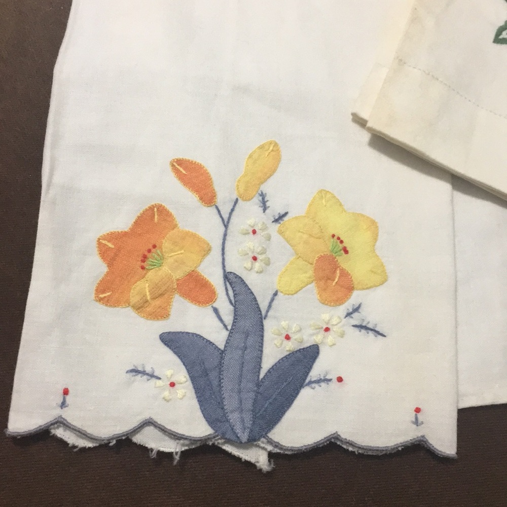 Yellow daffodil tea towel.  Vintage. Only one left is daffodil. Cotton. 1970s.